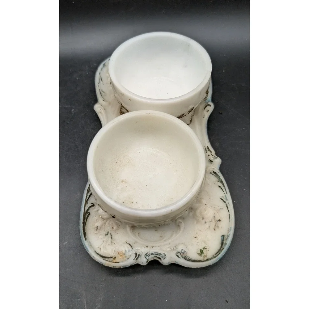 Unbranded antique milk